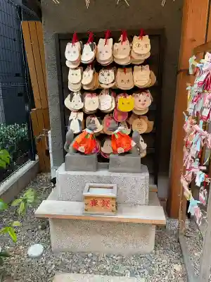 五十稲荷神社(栄寿稲荷神社)の{uncategorized: "未分類", other: "その他", undefined: "問題あり", building: "その他建物", grave: "お墓", sacred_gate: "鳥居", guardian: "狛犬", statue: "像", buddha: "仏像", history: "歴史", nature: "自然", garden: "庭園", animal: "動物", pagoda: "塔", temizu: "手水舎", mountain_gate: "山門・神門", sanctuary: "本殿・本堂", subordinate: "末社・摂社", art: "芸術", scenery: "景色", jizo: "地蔵", ema: "絵馬", goshuin: "御朱印", omikuji: "おみくじ", items: "授与品その他", amulet: "お守り", goshuincho: "御朱印帳", eats: "食事", festival: "お祭り", votive_dance: "神楽", shichigosan: "七五三参", wedding: "結婚式", experience: "体験その他", initially: "初詣", around: "周辺", anti_infection: "感染症対策"}