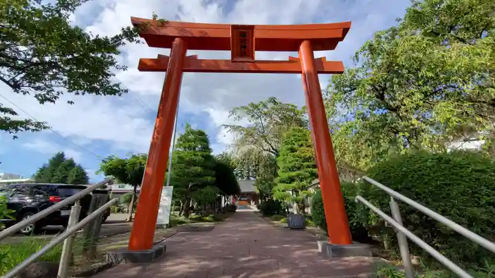 諏訪神社の鳥居
