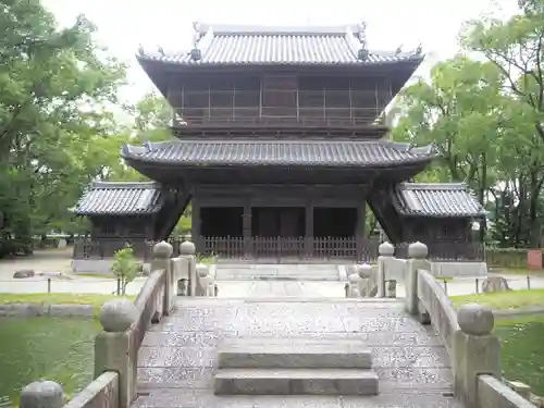 聖福寺の山門・神門