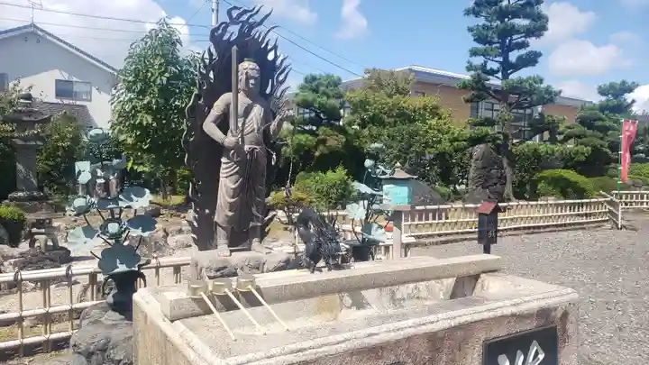 圓鏡寺の手水舎