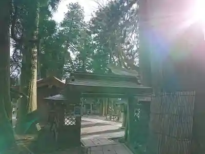 白山比咩神社の山門・神門