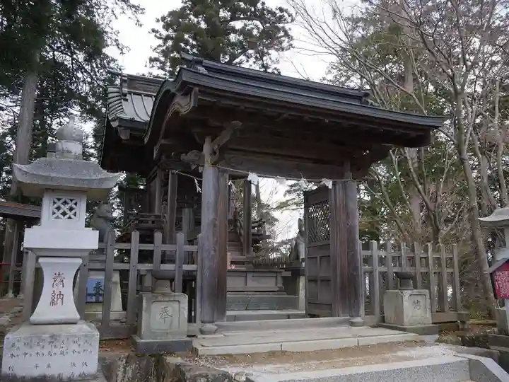 武蔵御嶽神社の山門・神門