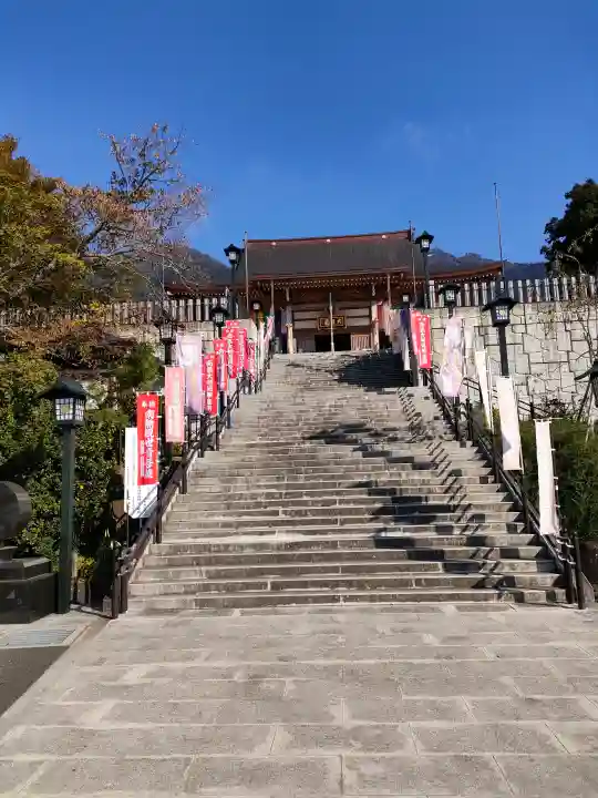 筑波山大御堂の{uncategorized: "未分類", other: "その他", undefined: "問題あり", building: "その他建物", grave: "お墓", sacred_gate: "鳥居", guardian: "狛犬", statue: "像", buddha: "仏像", history: "歴史", nature: "自然", garden: "庭園", animal: "動物", pagoda: "塔", temizu: "手水舎", mountain_gate: "山門・神門", sanctuary: "本殿・本堂", subordinate: "末社・摂社", art: "芸術", scenery: "景色", jizo: "地蔵", ema: "絵馬", goshuin: "御朱印", omikuji: "おみくじ", items: "授与品その他", amulet: "お守り", goshuincho: "御朱印帳", eats: "食事", festival: "お祭り", votive_dance: "神楽", shichigosan: "七五三参", wedding: "結婚式", experience: "体験その他", initially: "初詣", around: "周辺", anti_infection: "感染症対策"}