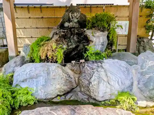 馬橋稲荷神社の{uncategorized: "未分類", other: "その他", undefined: "問題あり", building: "その他建物", grave: "お墓", sacred_gate: "鳥居", guardian: "狛犬", statue: "像", buddha: "仏像", history: "歴史", nature: "自然", garden: "庭園", animal: "動物", pagoda: "塔", temizu: "手水舎", mountain_gate: "山門・神門", sanctuary: "本殿・本堂", subordinate: "末社・摂社", art: "芸術", scenery: "景色", jizo: "地蔵", ema: "絵馬", goshuin: "御朱印", omikuji: "おみくじ", items: "授与品その他", amulet: "お守り", goshuincho: "御朱印帳", eats: "食事", festival: "お祭り", votive_dance: "神楽", shichigosan: "七五三参", wedding: "結婚式", experience: "体験その他", initially: "初詣", around: "周辺", anti_infection: "感染症対策"}