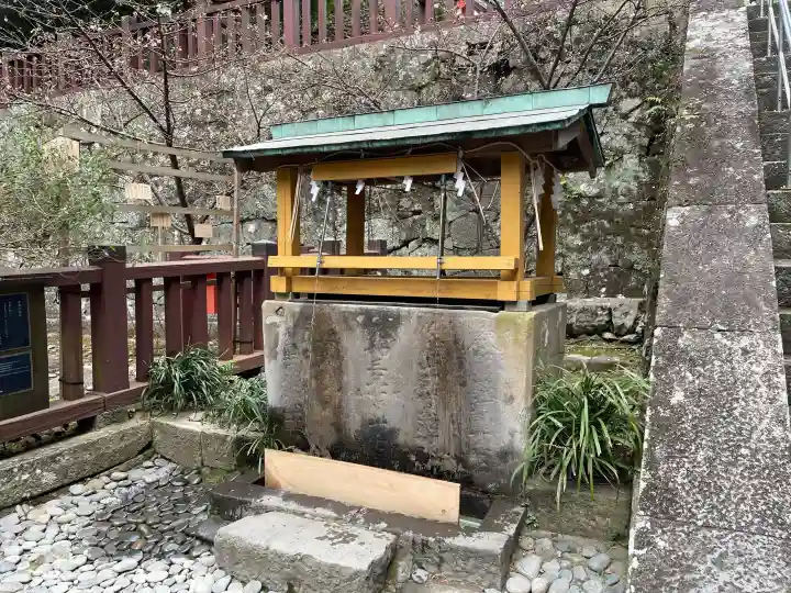 久能山東照宮の{uncategorized: "未分類", other: "その他", undefined: "問題あり", building: "その他建物", grave: "お墓", sacred_gate: "鳥居", guardian: "狛犬", statue: "像", buddha: "仏像", history: "歴史", nature: "自然", garden: "庭園", animal: "動物", pagoda: "塔", temizu: "手水舎", mountain_gate: "山門・神門", sanctuary: "本殿・本堂", subordinate: "末社・摂社", art: "芸術", scenery: "景色", jizo: "地蔵", ema: "絵馬", goshuin: "御朱印", omikuji: "おみくじ", items: "授与品その他", amulet: "お守り", goshuincho: "御朱印帳", eats: "食事", festival: "お祭り", votive_dance: "神楽", shichigosan: "七五三参", wedding: "結婚式", experience: "体験その他", initially: "初詣", around: "周辺", anti_infection: "感染症対策"}