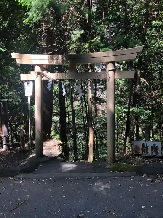 室生龍穴神社(奈良県)