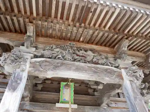 穴地十二大明神の本殿・本堂