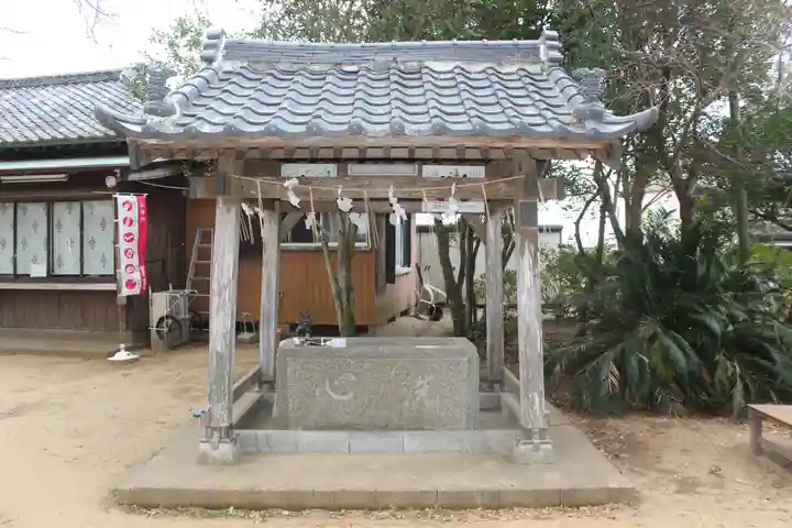 海上八幡宮の手水舎