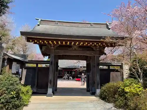 東泉寺の山門