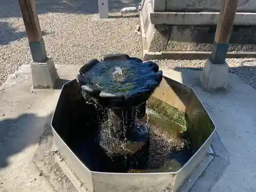 嘉母神社の手水舎