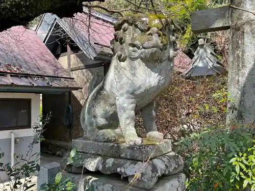 黒戸奈神社の狛犬