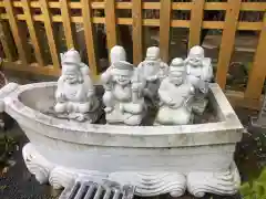 津峯神社の像