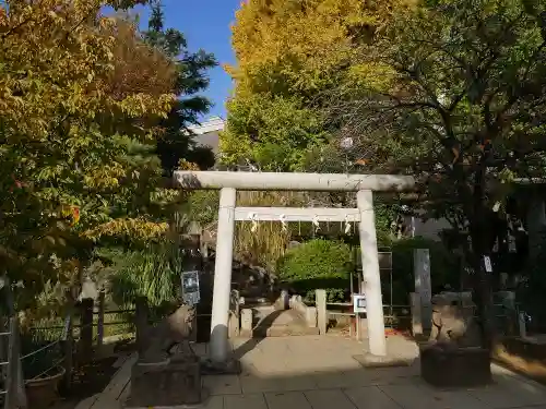 鳩森八幡神社の鳥居