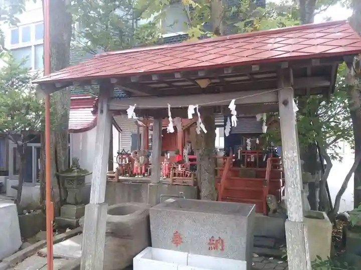 共栄稲荷神社の手水舎