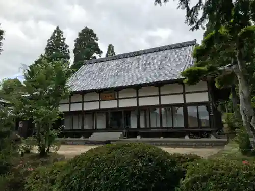 中山寺の本殿