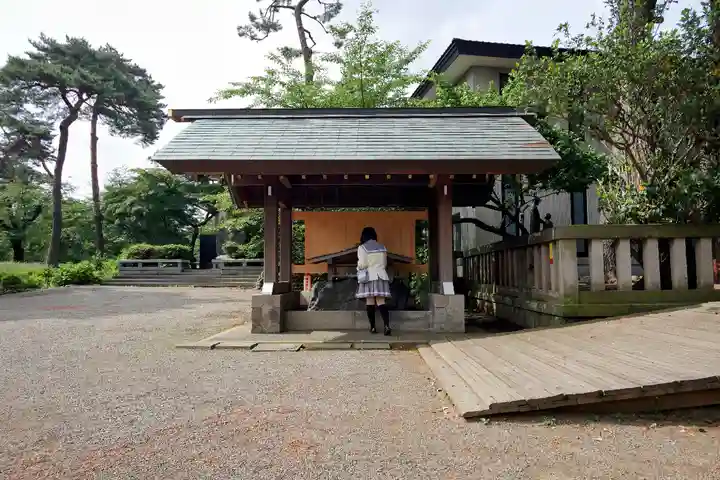 埼玉縣護國神社の手水舎