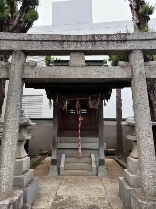 下落合笠間稲荷神社の{uncategorized: "未分類", other: "その他", undefined: "問題あり", building: "その他建物", grave: "お墓", sacred_gate: "鳥居", guardian: "狛犬", statue: "像", buddha: "仏像", history: "歴史", nature: "自然", garden: "庭園", animal: "動物", pagoda: "塔", temizu: "手水舎", mountain_gate: "山門・神門", sanctuary: "本殿・本堂", subordinate: "末社・摂社", art: "芸術", scenery: "景色", jizo: "地蔵", ema: "絵馬", goshuin: "御朱印", omikuji: "おみくじ", items: "授与品その他", amulet: "お守り", goshuincho: "御朱印帳", eats: "食事", festival: "お祭り", votive_dance: "神楽", shichigosan: "七五三参", wedding: "結婚式", experience: "体験その他", initially: "初詣", around: "周辺", anti_infection: "感染症対策"}