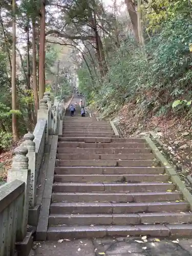 厳魂神社（金刀比羅宮奥社）の{uncategorized: "未分類", other: "その他", undefined: "問題あり", building: "その他建物", grave: "お墓", sacred_gate: "鳥居", guardian: "狛犬", statue: "像", buddha: "仏像", history: "歴史", nature: "自然", garden: "庭園", animal: "動物", pagoda: "塔", temizu: "手水舎", mountain_gate: "山門・神門", sanctuary: "本殿・本堂", subordinate: "末社・摂社", art: "芸術", scenery: "景色", jizo: "地蔵", ema: "絵馬", goshuin: "御朱印", omikuji: "おみくじ", items: "授与品その他", amulet: "お守り", goshuincho: "御朱印帳", eats: "食事", festival: "お祭り", votive_dance: "神楽", shichigosan: "七五三参", wedding: "結婚式", experience: "体験その他", initially: "初詣", around: "周辺", anti_infection: "感染症対策"}