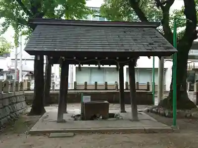 神明社の手水舎