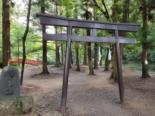 浮島社の鳥居