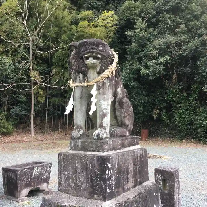 苦竹年禰神社の狛犬