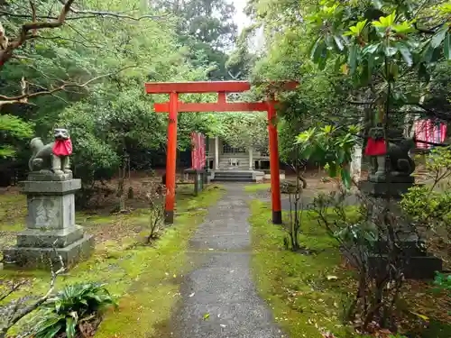 朝熊稲荷大明神の鳥居