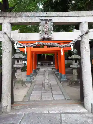 孫太郎稲荷神社（薬師寺境内社）の鳥居