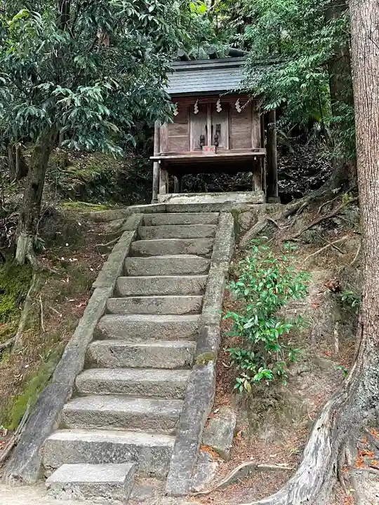 敢國神社の末社・摂社