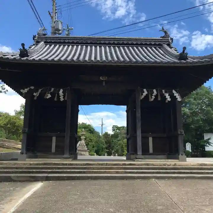 日岡神社の山門・神門