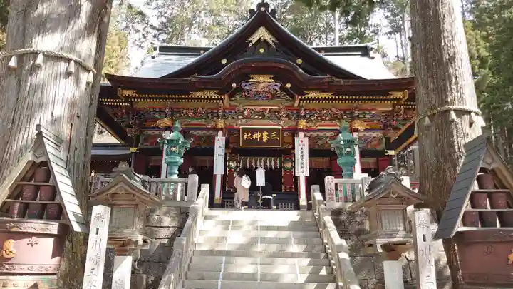 三峯神社の本殿・本堂