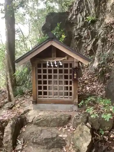 桃太郎神社（栗栖）の末社・摂社