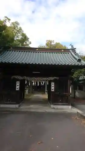 白鳥神社の山門