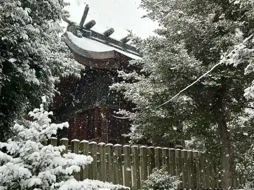 濃飛護國神社の{uncategorized: "未分類", other: "その他", undefined: "問題あり", building: "その他建物", grave: "お墓", sacred_gate: "鳥居", guardian: "狛犬", statue: "像", buddha: "仏像", history: "歴史", nature: "自然", garden: "庭園", animal: "動物", pagoda: "塔", temizu: "手水舎", mountain_gate: "山門・神門", sanctuary: "本殿・本堂", subordinate: "末社・摂社", art: "芸術", scenery: "景色", jizo: "地蔵", ema: "絵馬", goshuin: "御朱印", omikuji: "おみくじ", items: "授与品その他", amulet: "お守り", goshuincho: "御朱印帳", eats: "食事", festival: "お祭り", votive_dance: "神楽", shichigosan: "七五三参", wedding: "結婚式", experience: "体験その他", initially: "初詣", around: "周辺", anti_infection: "感染症対策"}