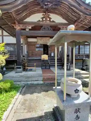 明王寺の本殿・本堂