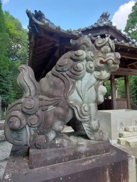 岩作御嶽山(御嶽神社)の狛犬