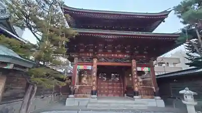 中央寺の山門・神門