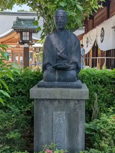 松陰神社の像