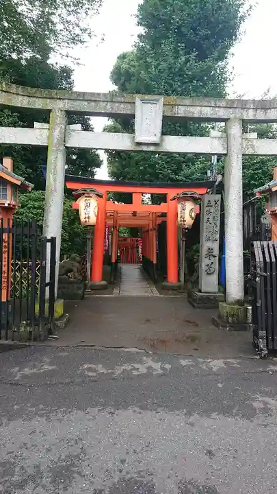 花園稲荷神社の鳥居