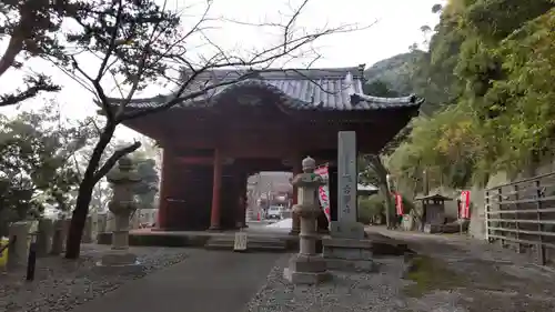 那古寺の山門・神門