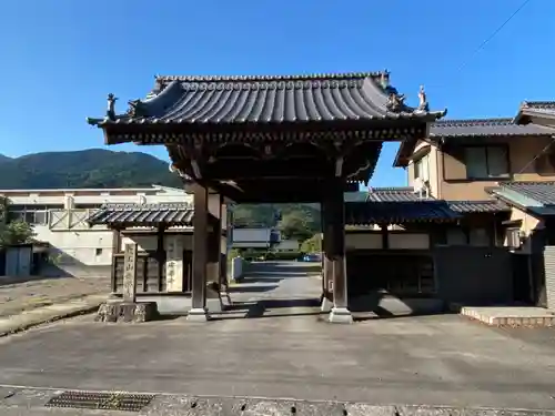 安楽寺の山門