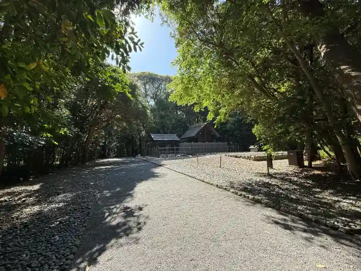 伊雜宮(皇大神宮別宮)の{uncategorized: "未分類", other: "その他", undefined: "問題あり", building: "その他建物", grave: "お墓", sacred_gate: "鳥居", guardian: "狛犬", statue: "像", buddha: "仏像", history: "歴史", nature: "自然", garden: "庭園", animal: "動物", pagoda: "塔", temizu: "手水舎", mountain_gate: "山門・神門", sanctuary: "本殿・本堂", subordinate: "末社・摂社", art: "芸術", scenery: "景色", jizo: "地蔵", ema: "絵馬", goshuin: "御朱印", omikuji: "おみくじ", items: "授与品その他", amulet: "お守り", goshuincho: "御朱印帳", eats: "食事", festival: "お祭り", votive_dance: "神楽", shichigosan: "七五三参", wedding: "結婚式", experience: "体験その他", initially: "初詣", around: "周辺", anti_infection: "感染症対策"}