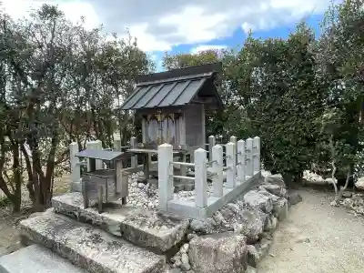 棒屋神社の{uncategorized: "未分類", other: "その他", undefined: "問題あり", building: "その他建物", grave: "お墓", sacred_gate: "鳥居", guardian: "狛犬", statue: "像", buddha: "仏像", history: "歴史", nature: "自然", garden: "庭園", animal: "動物", pagoda: "塔", temizu: "手水舎", mountain_gate: "山門・神門", sanctuary: "本殿・本堂", subordinate: "末社・摂社", art: "芸術", scenery: "景色", jizo: "地蔵", ema: "絵馬", goshuin: "御朱印", omikuji: "おみくじ", items: "授与品その他", amulet: "お守り", goshuincho: "御朱印帳", eats: "食事", festival: "お祭り", votive_dance: "神楽", shichigosan: "七五三参", wedding: "結婚式", experience: "体験その他", initially: "初詣", around: "周辺", anti_infection: "感染症対策"}