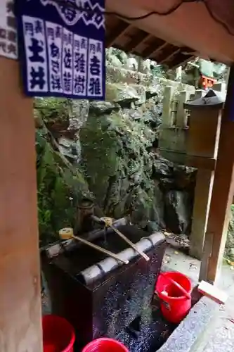 伏見稲荷大社の手水舎