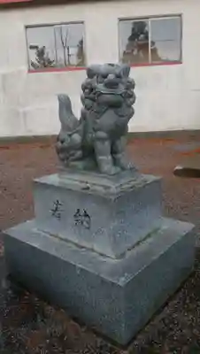 枝幸厳島神社の狛犬