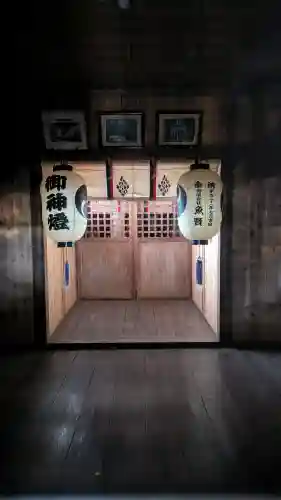稲荷神社の{uncategorized: "未分類", other: "その他", undefined: "問題あり", building: "その他建物", grave: "お墓", sacred_gate: "鳥居", guardian: "狛犬", statue: "像", buddha: "仏像", history: "歴史", nature: "自然", garden: "庭園", animal: "動物", pagoda: "塔", temizu: "手水舎", mountain_gate: "山門・神門", sanctuary: "本殿・本堂", subordinate: "末社・摂社", art: "芸術", scenery: "景色", jizo: "地蔵", ema: "絵馬", goshuin: "御朱印", omikuji: "おみくじ", items: "授与品その他", amulet: "お守り", goshuincho: "御朱印帳", eats: "食事", festival: "お祭り", votive_dance: "神楽", shichigosan: "七五三参", wedding: "結婚式", experience: "体験その他", initially: "初詣", around: "周辺", anti_infection: "感染症対策"}