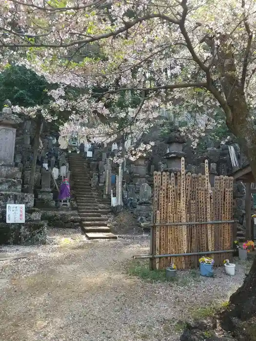 岩舟山高勝寺の建物その他