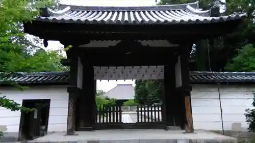 西大寺の山門・神門