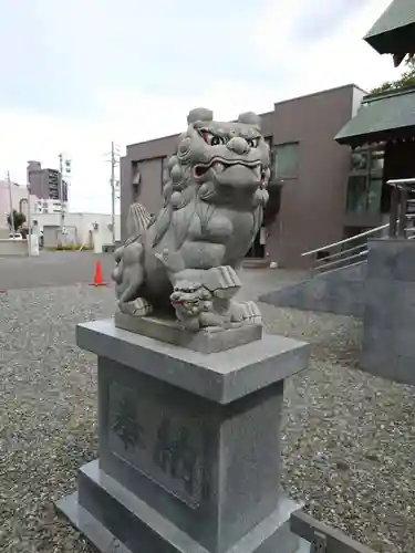 信濃神社の狛犬