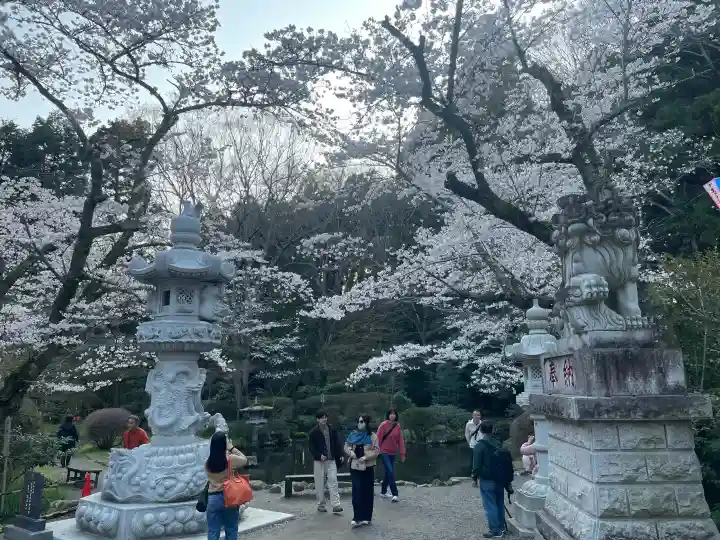 香取神宮の{uncategorized: "未分類", other: "その他", undefined: "問題あり", building: "その他建物", grave: "お墓", sacred_gate: "鳥居", guardian: "狛犬", statue: "像", buddha: "仏像", history: "歴史", nature: "自然", garden: "庭園", animal: "動物", pagoda: "塔", temizu: "手水舎", mountain_gate: "山門・神門", sanctuary: "本殿・本堂", subordinate: "末社・摂社", art: "芸術", scenery: "景色", jizo: "地蔵", ema: "絵馬", goshuin: "御朱印", omikuji: "おみくじ", items: "授与品その他", amulet: "お守り", goshuincho: "御朱印帳", eats: "食事", festival: "お祭り", votive_dance: "神楽", shichigosan: "七五三参", wedding: "結婚式", experience: "体験その他", initially: "初詣", around: "周辺", anti_infection: "感染症対策"}