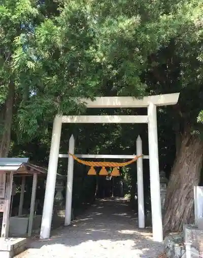 飯野高宮神山神社の鳥居